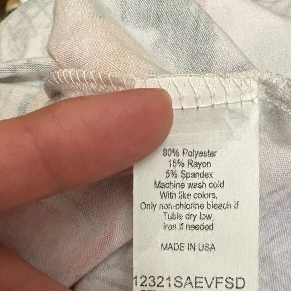 NWT HOPELY White FLORAL WOMEN'S  V-NECK Bohemian BLOUSE Small - Picture 5 of 5